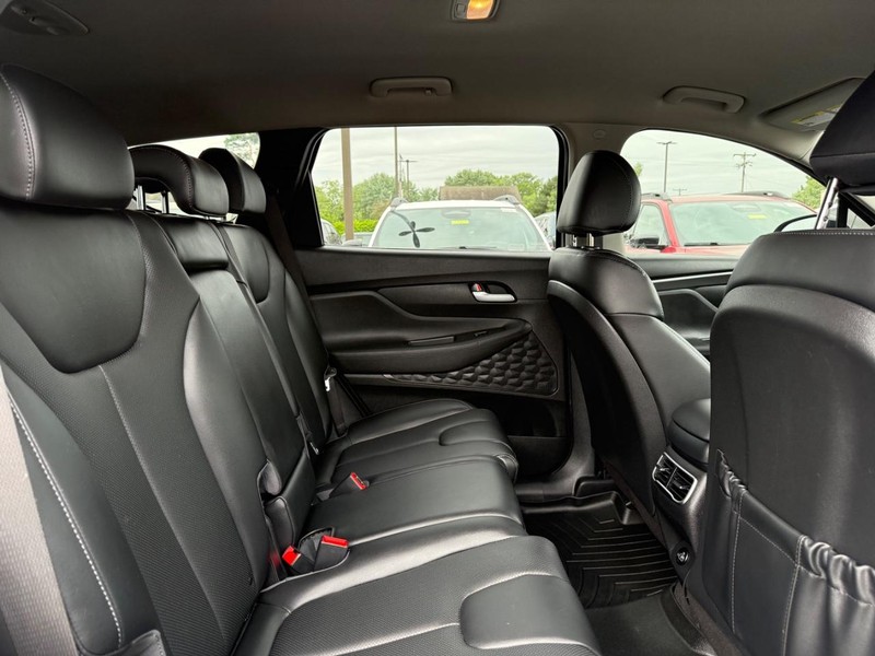 Hyundai Santa Fe Vehicle Image 11