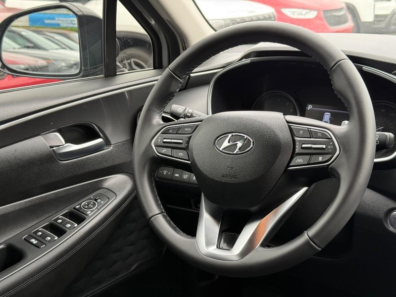 Hyundai Santa Fe Vehicle Image 13