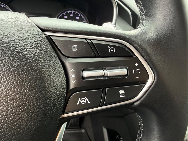 Hyundai Santa Fe Vehicle Image 15