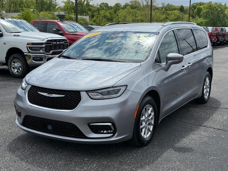 Chrysler Pacifica Vehicle Image 09