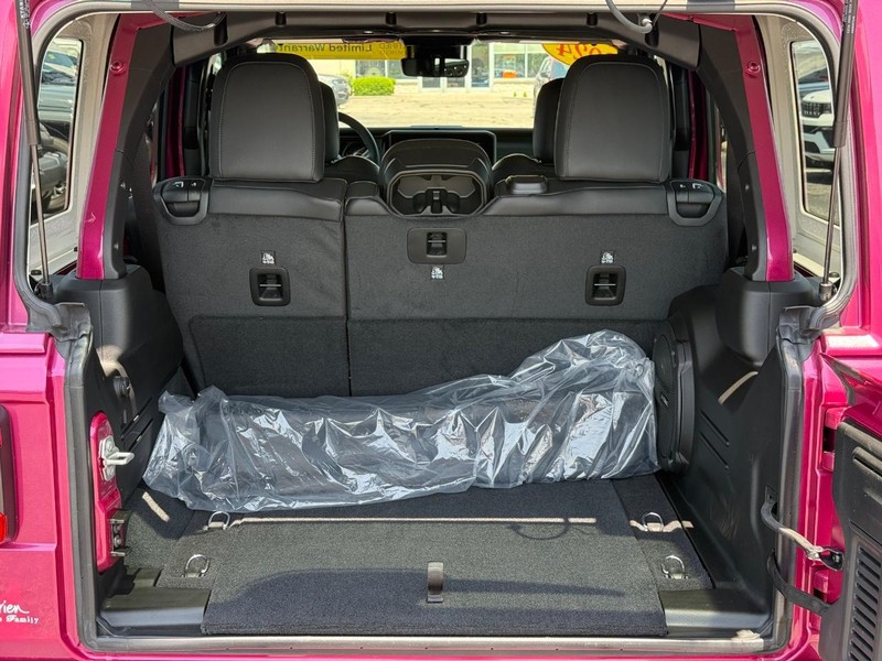 Jeep Wrangler Vehicle Image 07