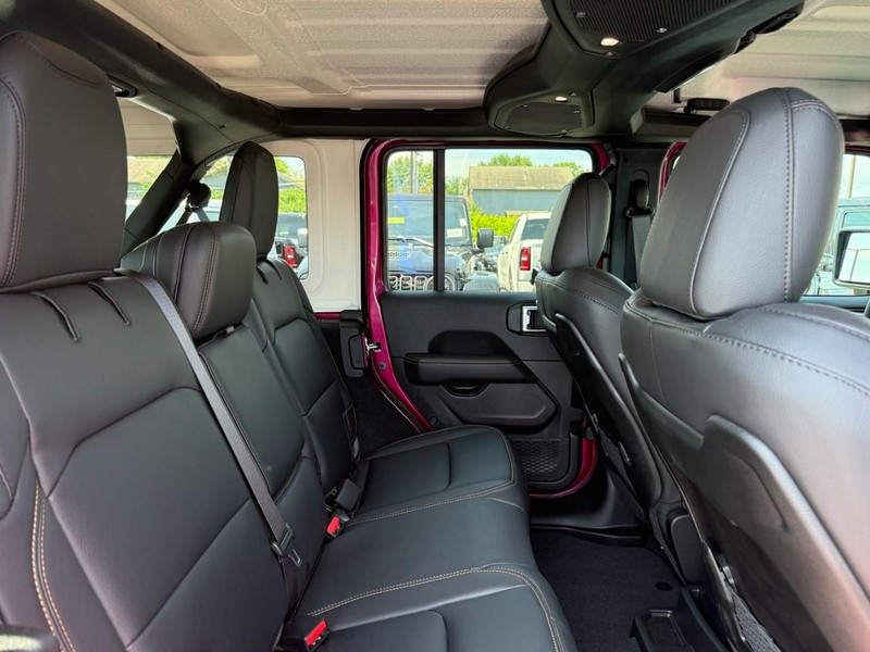 Jeep Wrangler Vehicle Image 10