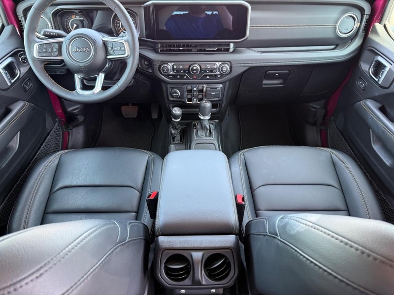 Jeep Wrangler Vehicle Image 11