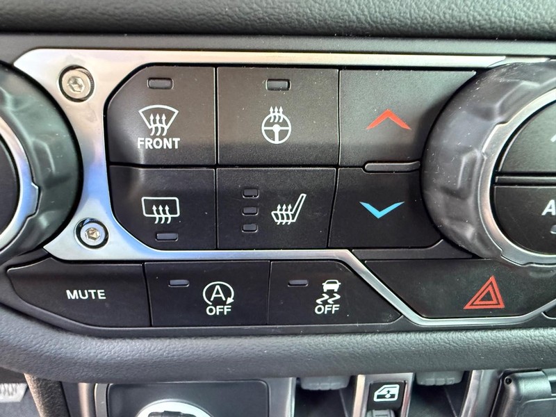 Jeep Wrangler Vehicle Image 16