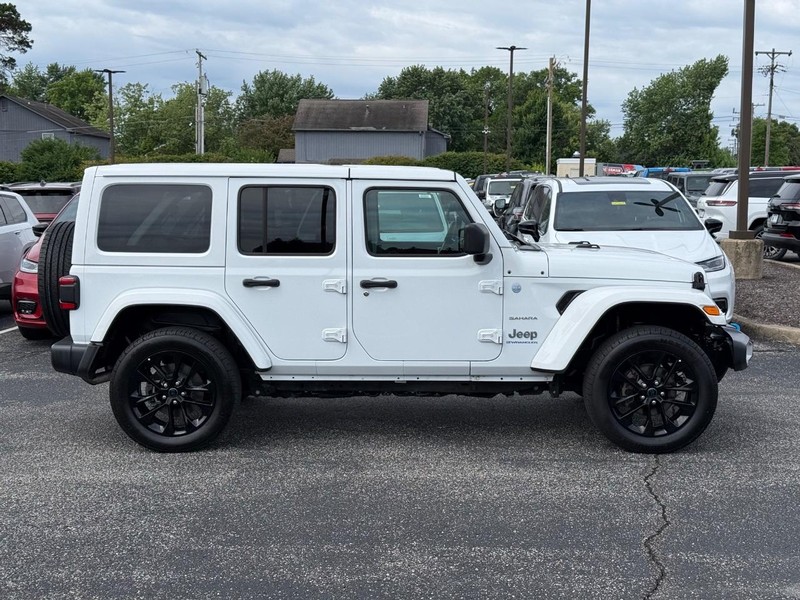 Jeep Wrangler 4xe Vehicle Image 02