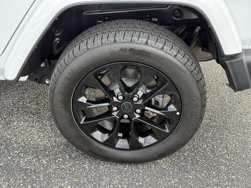 Jeep Wrangler 4xe Vehicle Image 06