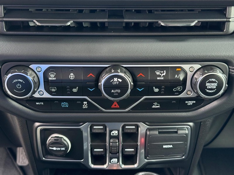 Jeep Wrangler 4xe Vehicle Image 19