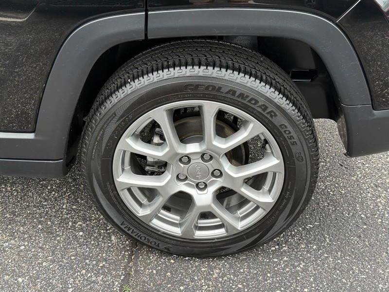 Jeep Compass Vehicle Image 06