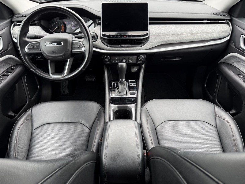 Jeep Compass Vehicle Image 11