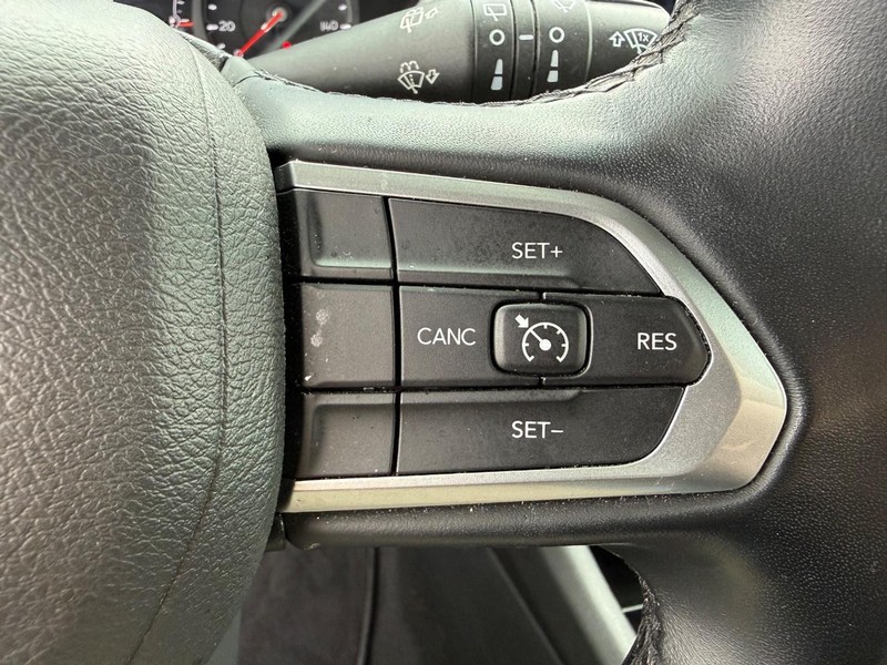 Jeep Compass Vehicle Image 14