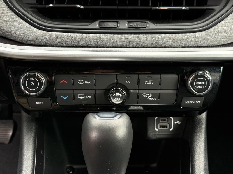 Jeep Compass Vehicle Image 18
