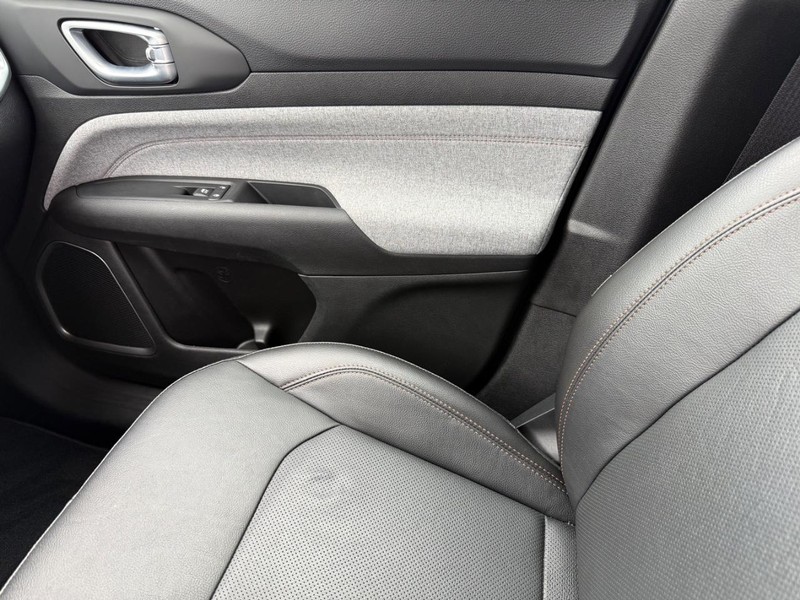 Jeep Compass Vehicle Image 20