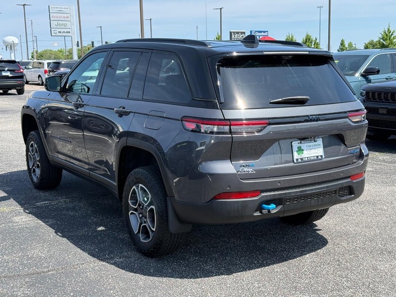 Jeep Grand Cherokee 4xe Vehicle Image 05