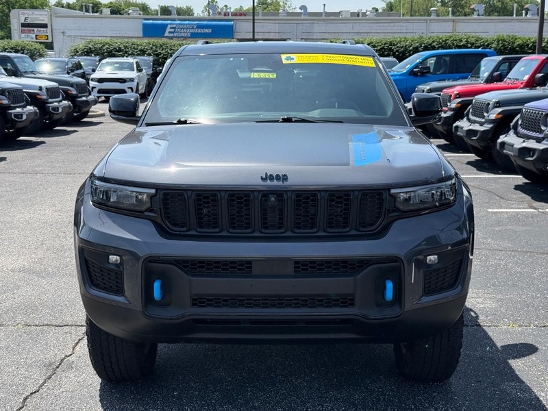 Jeep Grand Cherokee 4xe Vehicle Image 10