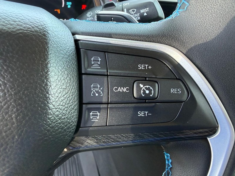 Jeep Grand Cherokee 4xe Vehicle Image 15