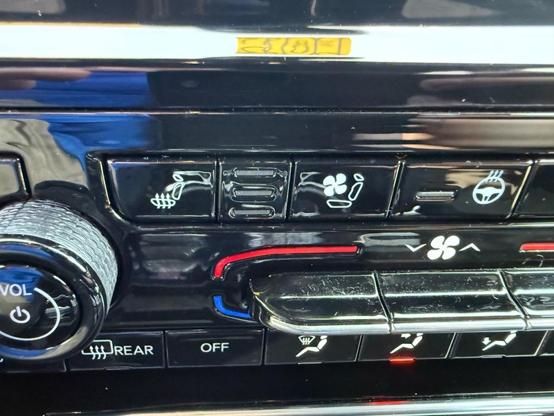 Jeep Grand Cherokee 4xe Vehicle Image 17