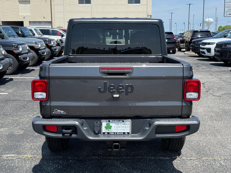 Jeep Gladiator Vehicle Image 04