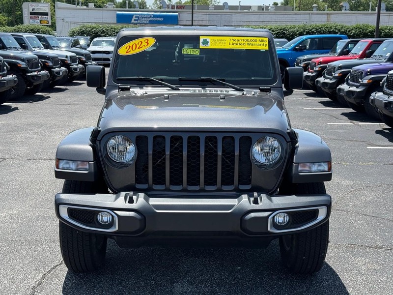 Jeep Gladiator Vehicle Image 09