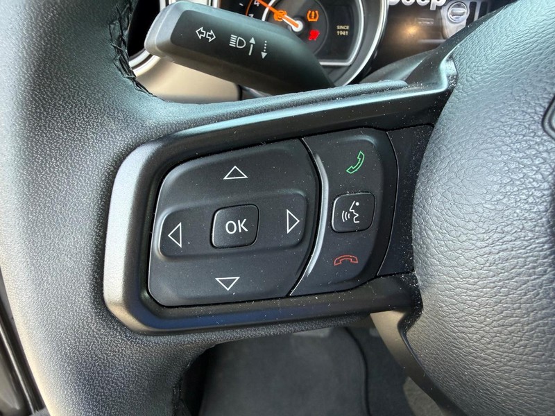Jeep Gladiator Vehicle Image 13
