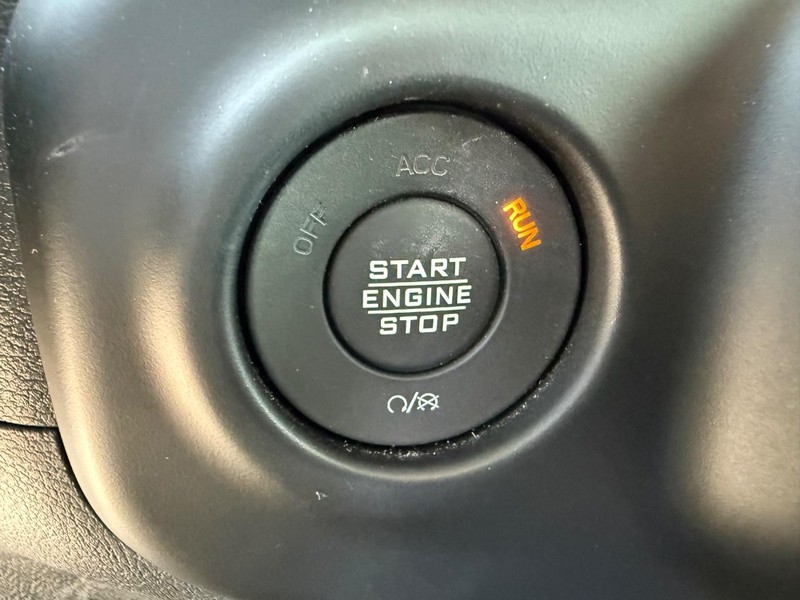 Jeep Gladiator Vehicle Image 15