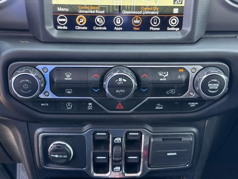 Jeep Gladiator Vehicle Image 18