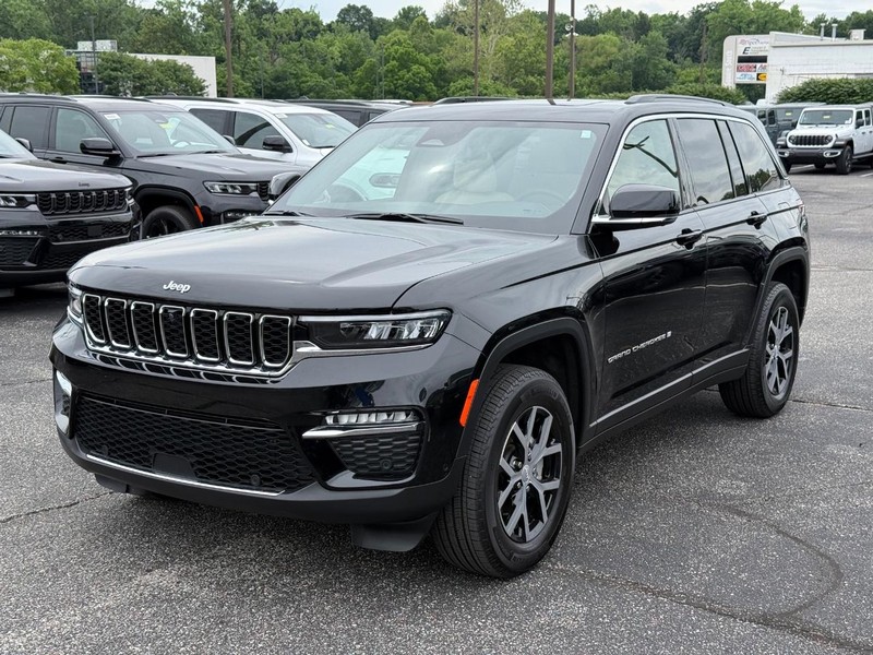 Jeep Grand Cherokee Vehicle Image 09