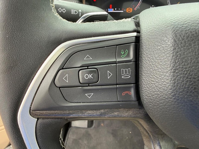 Jeep Grand Cherokee Vehicle Image 15