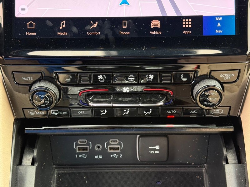 Jeep Grand Cherokee Vehicle Image 21