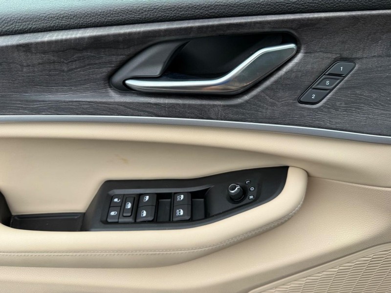 Jeep Grand Cherokee Vehicle Image 27