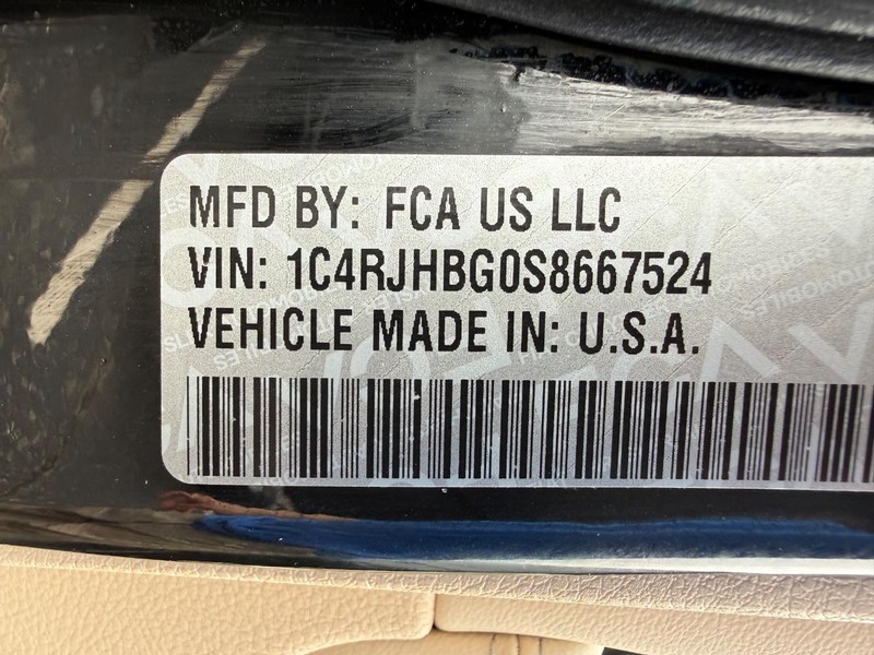 Jeep Grand Cherokee Vehicle Image 29