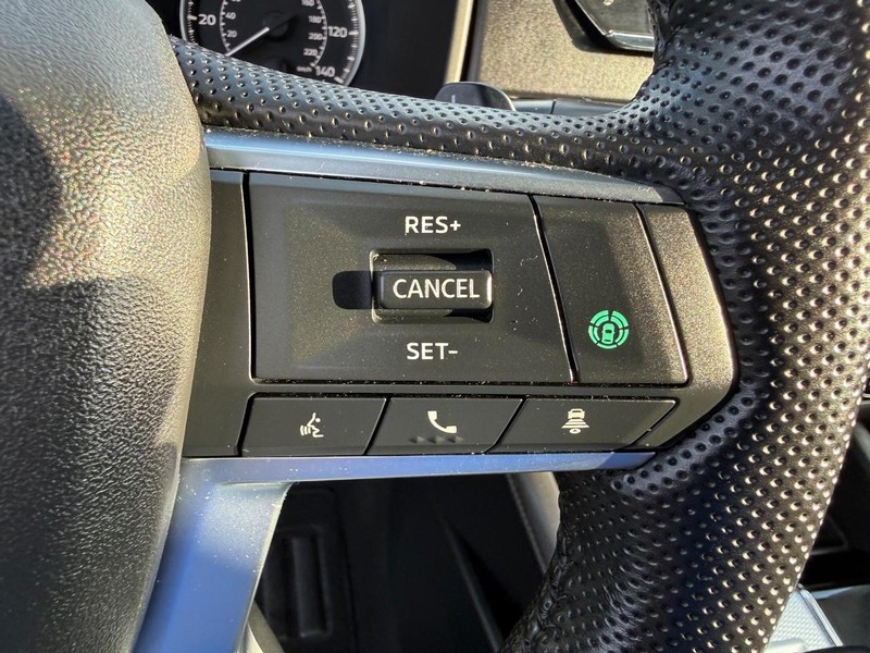 Mitsubishi Outlander Vehicle Image 15