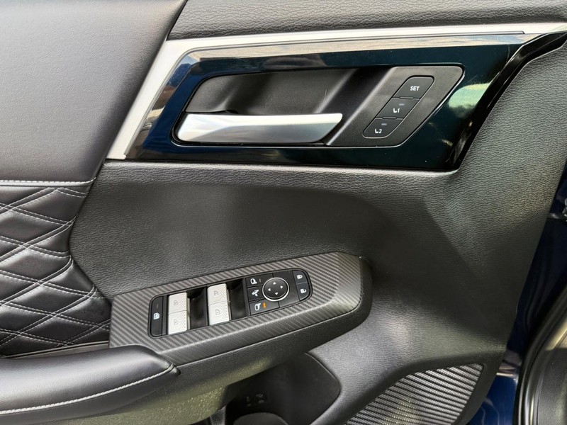 Mitsubishi Outlander Vehicle Image 25