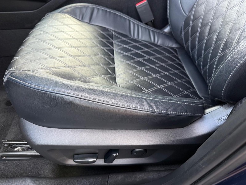 Mitsubishi Outlander Vehicle Image 26