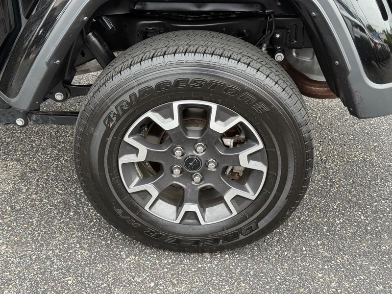 Jeep Gladiator Vehicle Image 06
