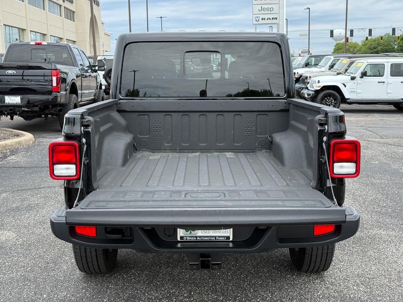 Jeep Gladiator Vehicle Image 07