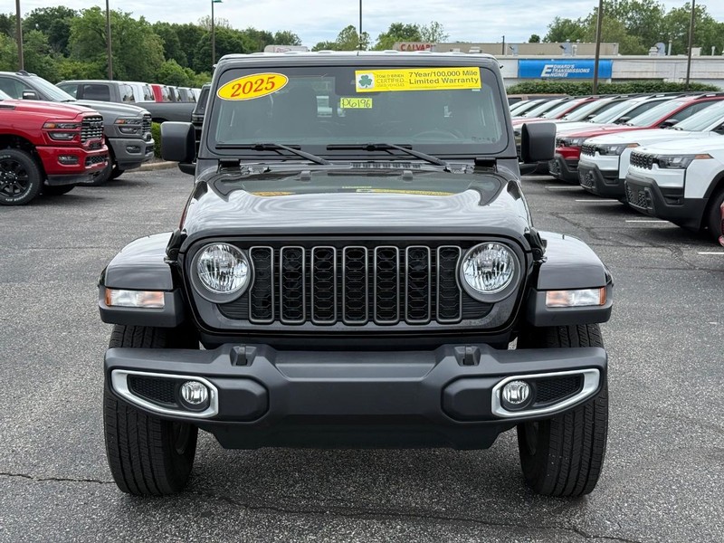 Jeep Gladiator Vehicle Image 09