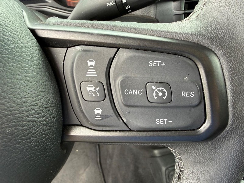 Jeep Gladiator Vehicle Image 14