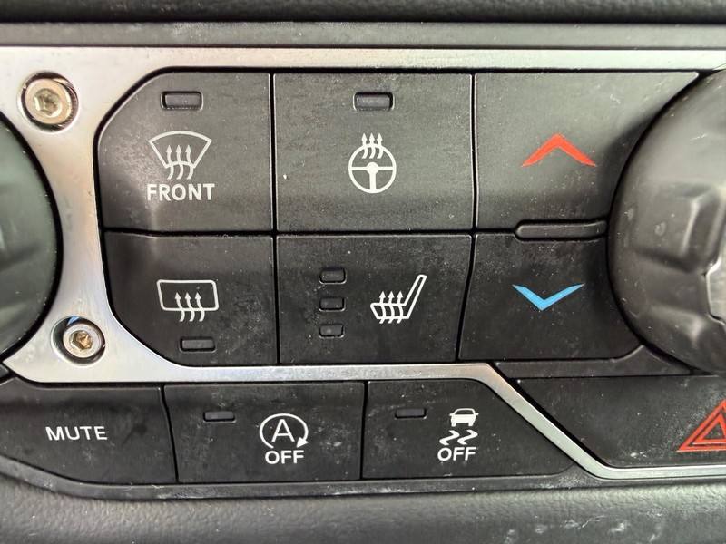Jeep Gladiator Vehicle Image 16