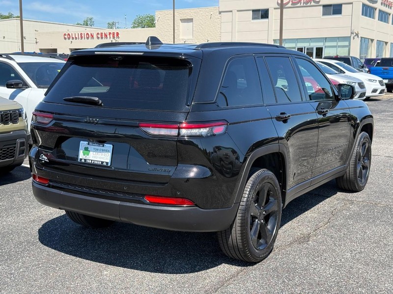 Jeep Grand Cherokee Vehicle Image 03