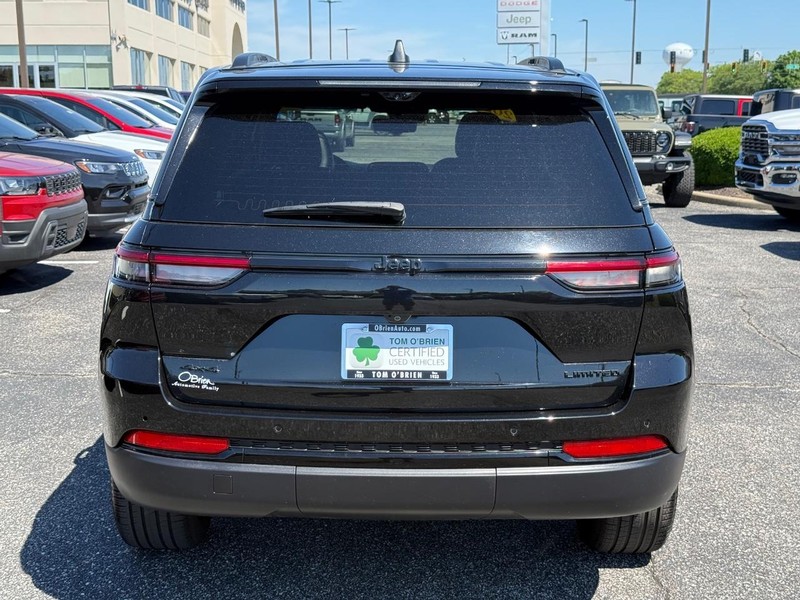 Jeep Grand Cherokee Vehicle Image 04