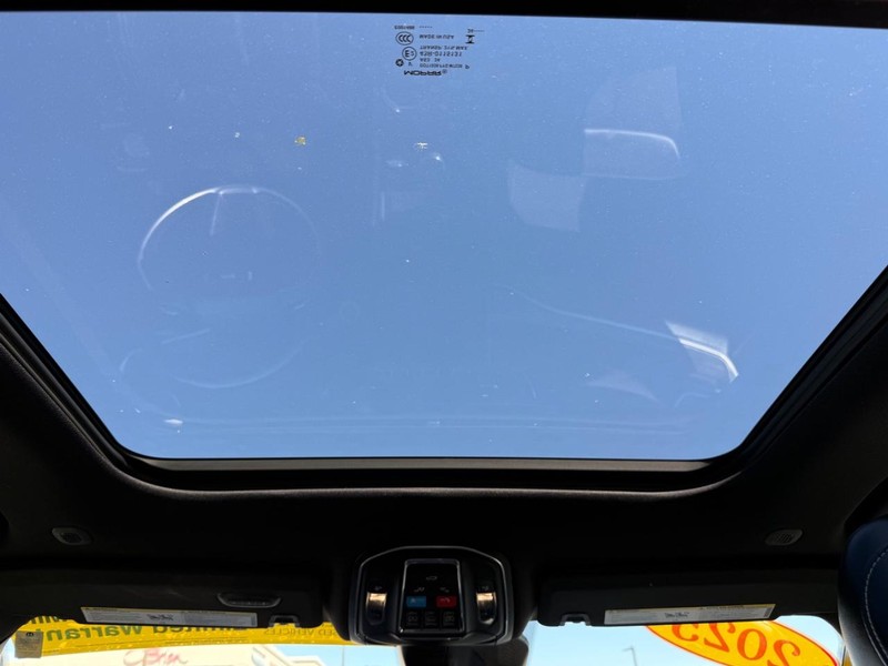 Jeep Grand Cherokee Vehicle Image 12