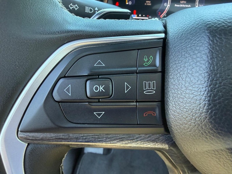 Jeep Grand Cherokee Vehicle Image 15