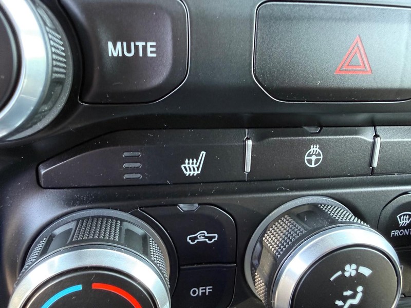 Ram 1500 Vehicle Image 16
