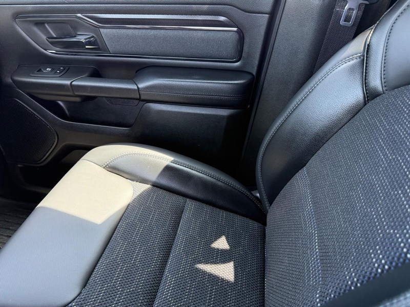 Ram 1500 Vehicle Image 21