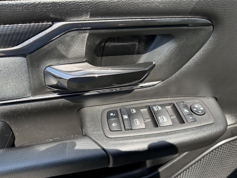 Ram 1500 Vehicle Image 24