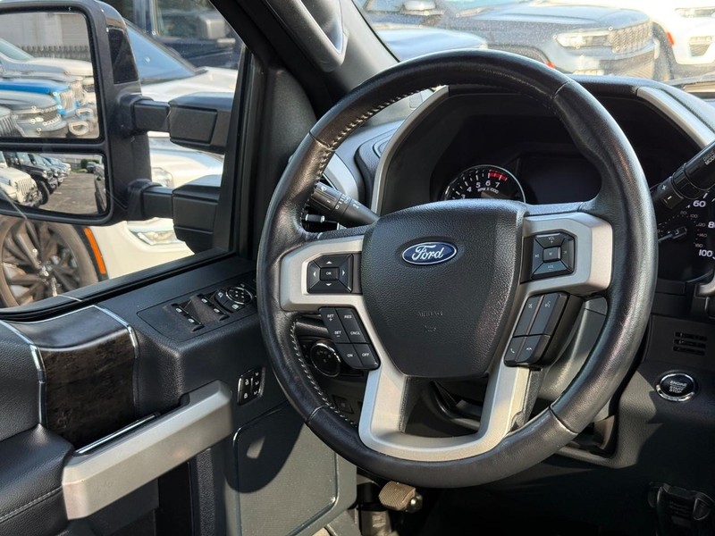 Ford Super Duty F-250 SRW Vehicle Image 13