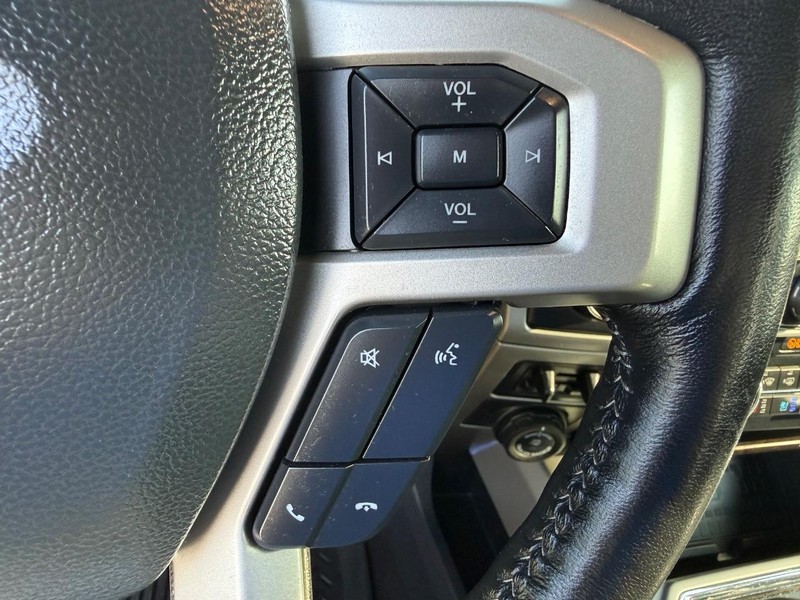 Ford Super Duty F-250 SRW Vehicle Image 15