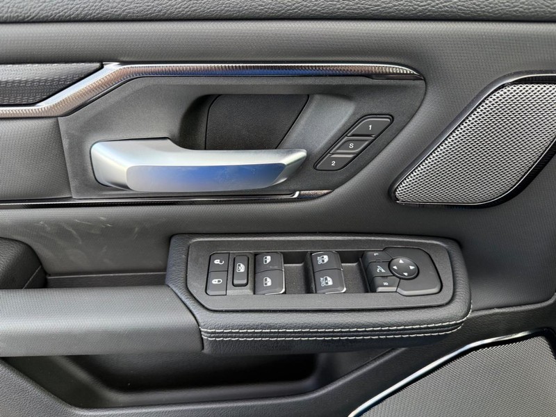 Ram 1500 Vehicle Image 18