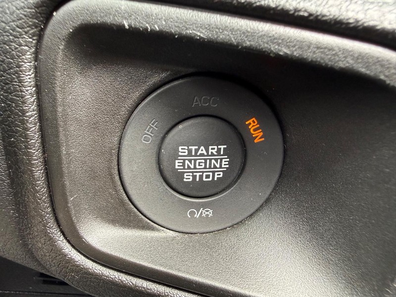 Jeep Wrangler Vehicle Image 16