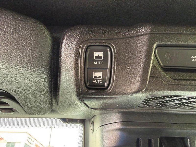 Jeep Wrangler Vehicle Image 23